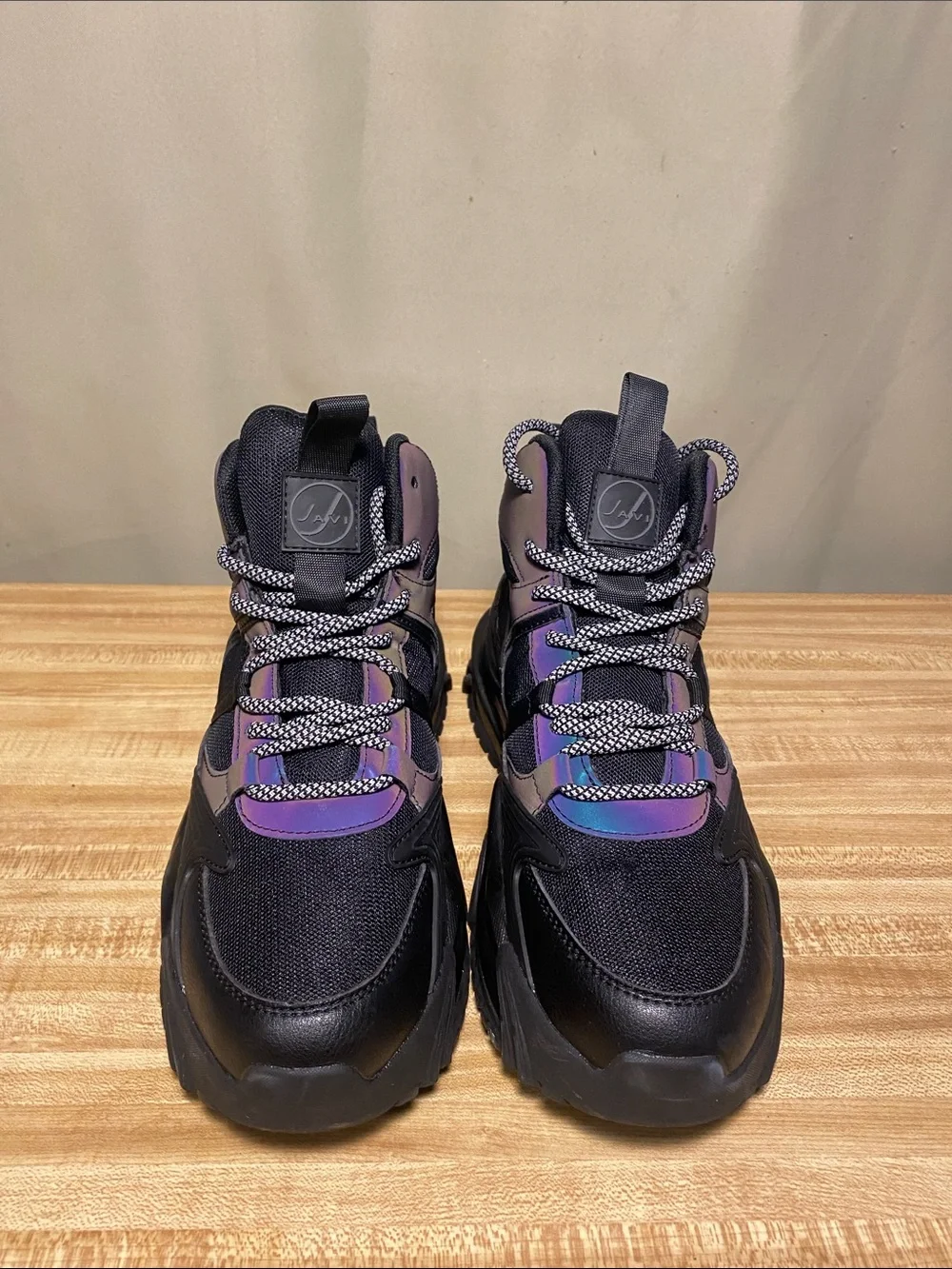 Javi Jiggy Sneaker Boots Black Reflective size 7Y